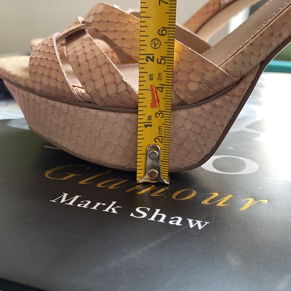 VINCE CAMUTO Peppa Nude/Cream Snakeskin Strappy NEW pump heels size: 8.5 - Picture 7 of 7